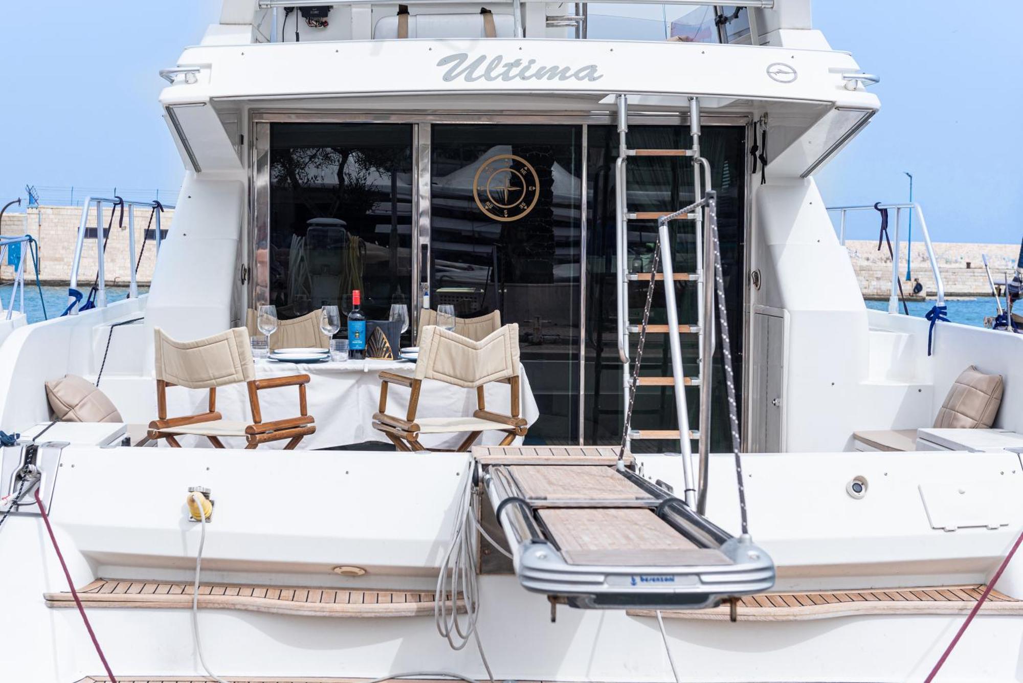 "Ultima" Love Boat Bari Exterior photo
